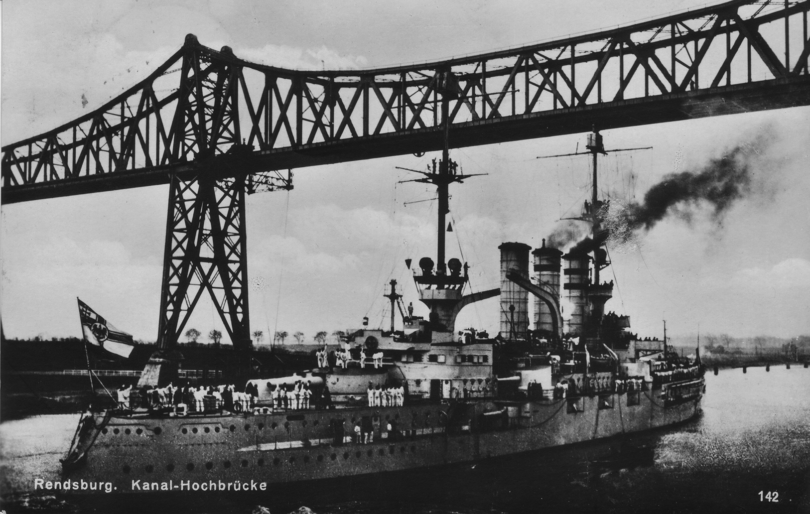 Rendsburg Hochbrücke mit Kriegsschiff 1929